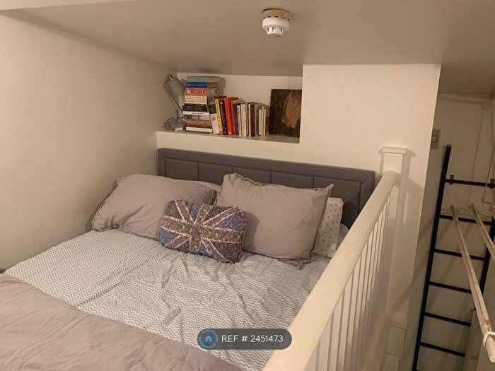 Studio To Rent In Blackheath Road, Greenwich, SE10