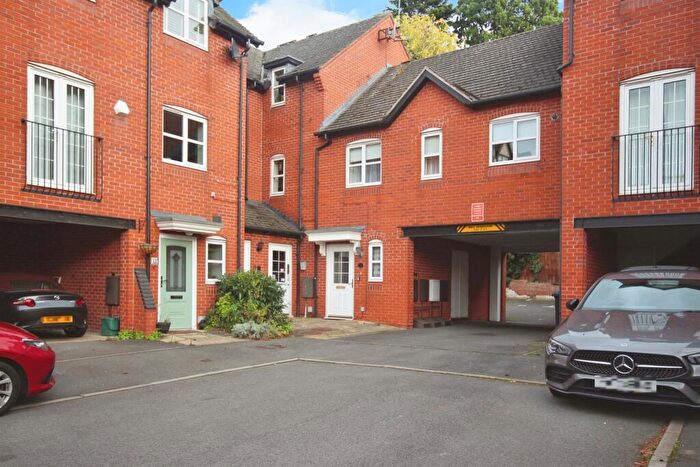 1 Bedroom Coach House For Sale In Bardswell Court, Stratford-Upon-Avon, CV37