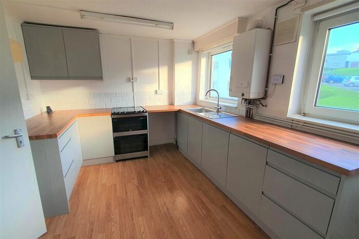 2 Bedroom Flat To Rent In Goshawk Road, Haverfordwest SA61