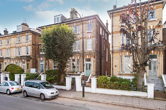 Flat To Rent In King Henrys Road, Primrose Hill, NW3