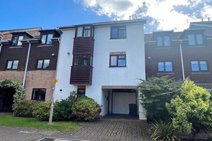 4 Bedroom Flat To Rent In Anchor Close, Christchurch, BH23