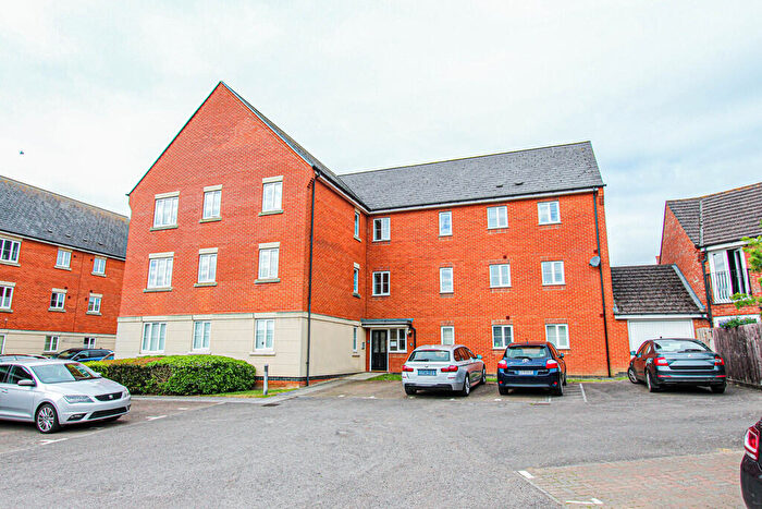 2 Bedroom Flat For Sale In Rectory Gardens, Irthlingborough, NN9