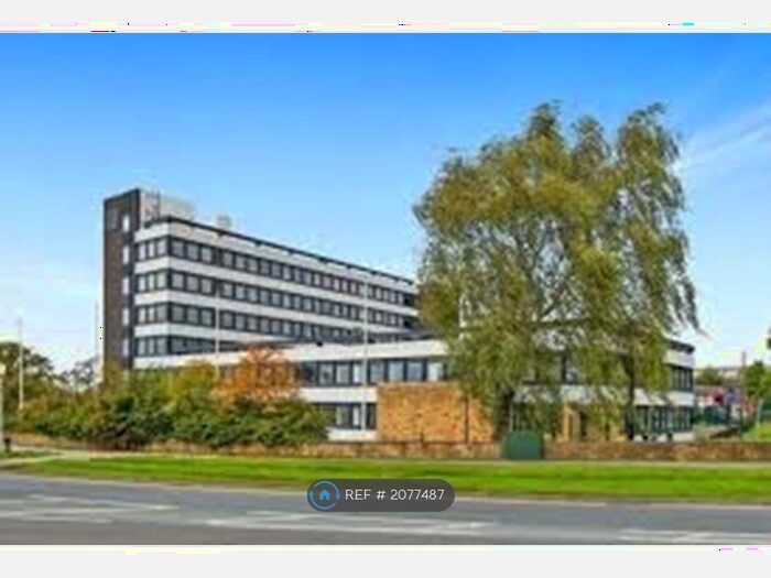 2 Bedroom Flat To Rent In Yeadon House, Leeds, LS19