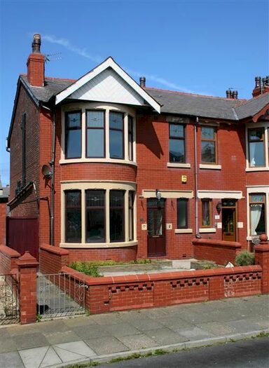 5 Bedroom Property To Rent In King Edward Avenue, Blackpool, FY2