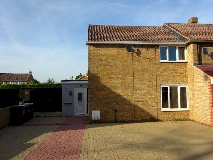 2 Bedroom End Of Terrace House To Rent In Pimpernel Way, Chatham, ME5