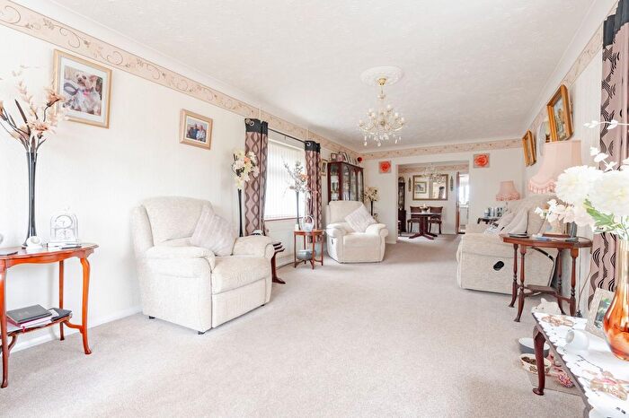 2 Bedroom Detached Bungalow For Sale In Norwich Road, Yaxham, Dereham, NR19
