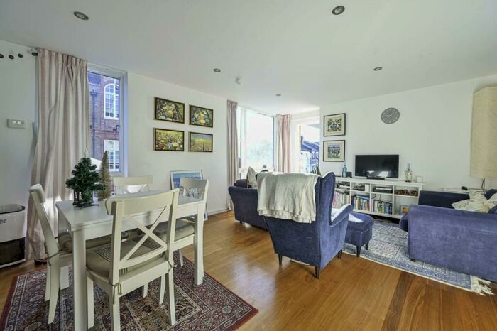 3 Bedroom Flat To Rent In Boundary Lane, Walworth, London, SE17