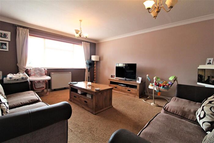2 Bedroom Apartment To Rent In Northend, Hemel Hempstead, Hertfordshire, HP3