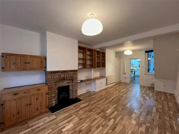 3 Bedroom Terraced House To Rent In Calvert Road, Barnet, EN5
