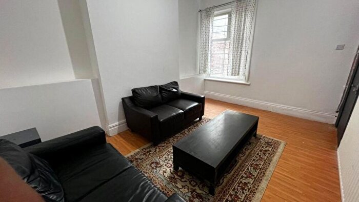 4 Bedroom Flat To Rent In Herbert Street, Belsize Park, London, NW5