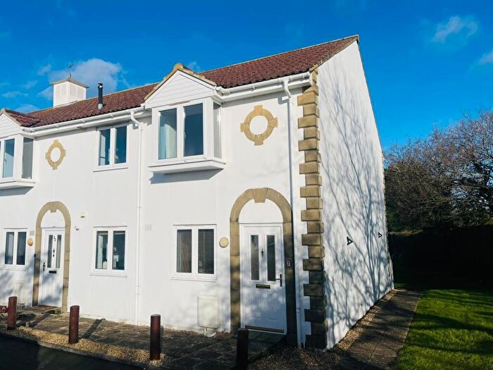 2 Bedroom Apartment For Sale In Yarmouth, Isle Of Wight, PO41