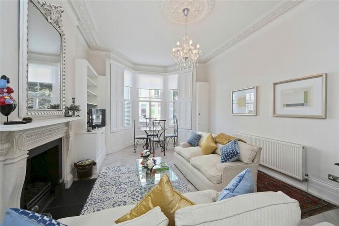 2 Bedroom Flat To Rent In Cathcart Road, Chelsea, London, SW10