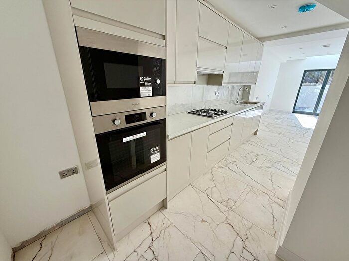 1 Bedroom Studio To Rent In Old Kent Road, SE1