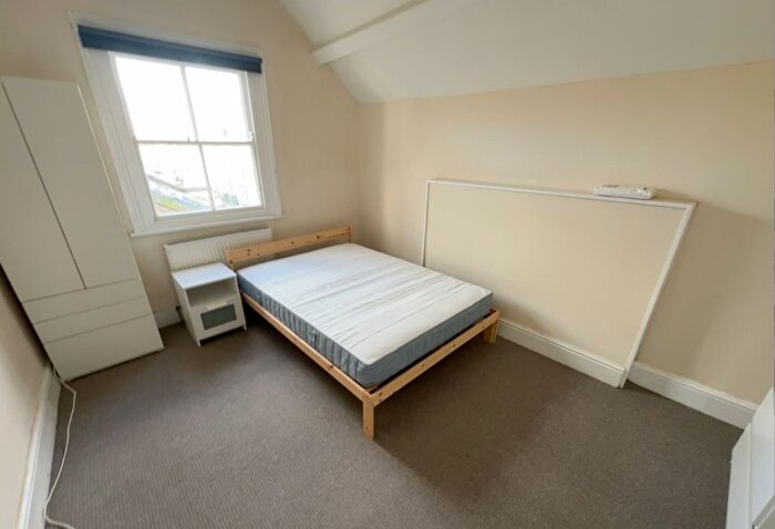 1 Bedroom Property To Rent In High Street, High Street, GL50