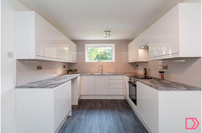 2 Bedroom Flat To Rent In Kingsthorpe House, Northampton, Northamptonshire, NN2
