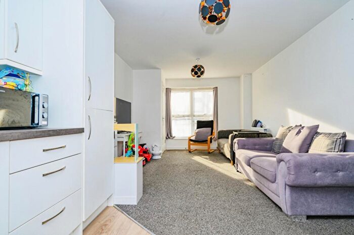 1 Bedroom Flat For Sale In Bongrace Walk, Luton, Bedfordshire, LU4