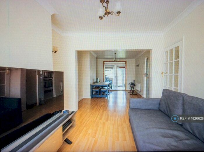 3 Bedroom Terraced House To Rent In Burlington Rise, East Barnet, EN4