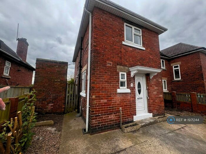 3 Bedroom Semi-Detached House To Rent In Brooks Road, Barrow Hill, Chesterfield, S43