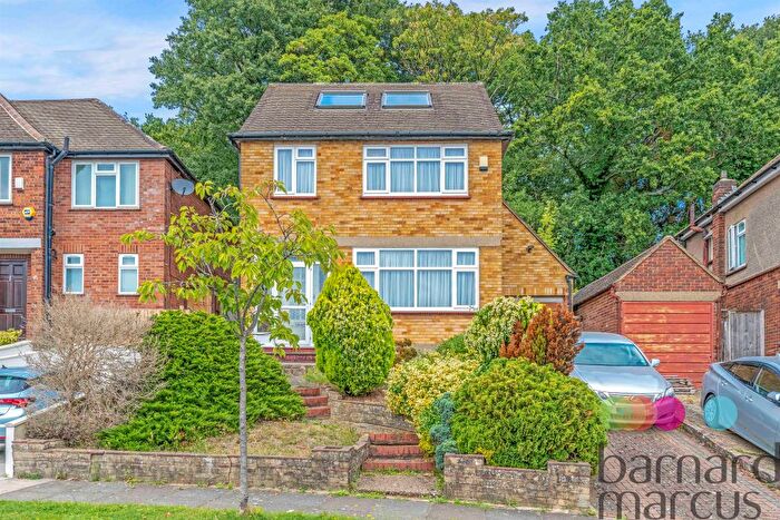 4 Bedroom Detached House For Sale In The Reddings, London, NW7