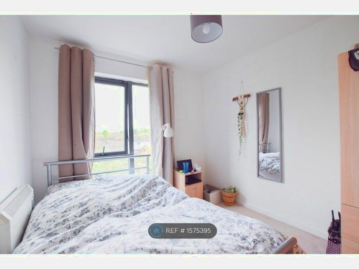 2 Bedroom Flat To Rent In Quay, Salford, M5