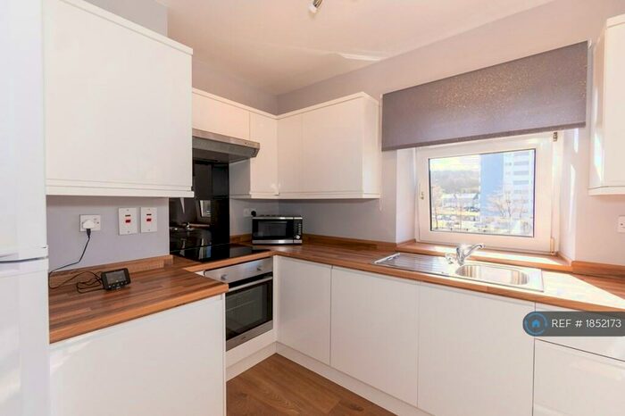 2 Bedroom Flat To Rent In Cairngorm Gardens, Aberdeen, AB12