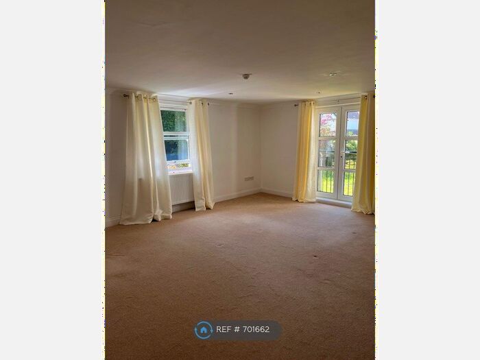 2 Bedroom Flat To Rent In Regent House, Falmouth, TR11