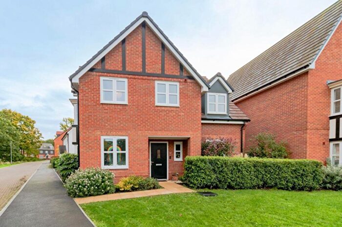 4 Bedroom Detached House To Rent In Dragonfly Chase, Sandhurst, Berkshire, GU47
