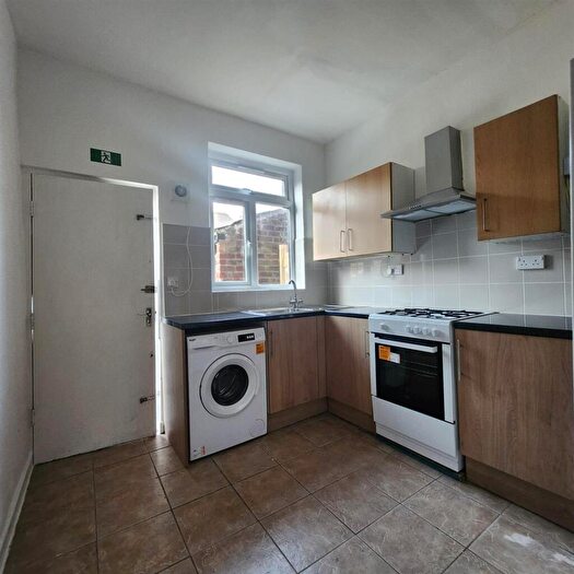 1 Bedroom House To Rent In Clitheroe Road, Manchester, M13