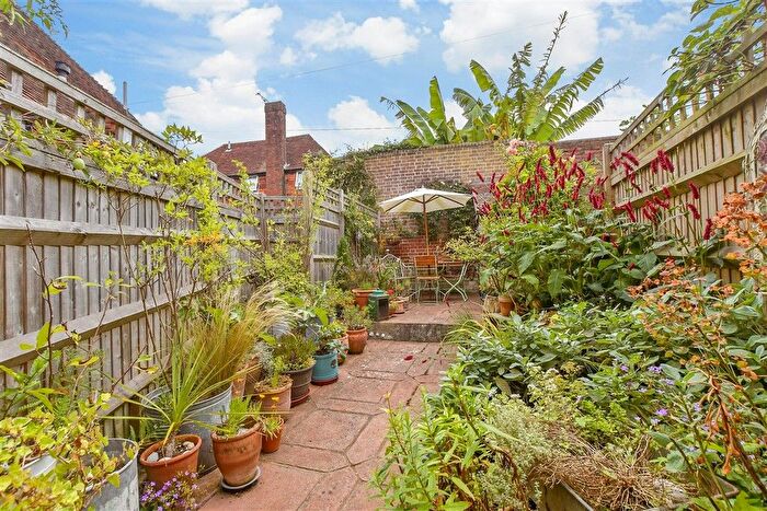 3 Bedroom Terraced House For Sale In Golden Square, Tenterden, Kent, TN30