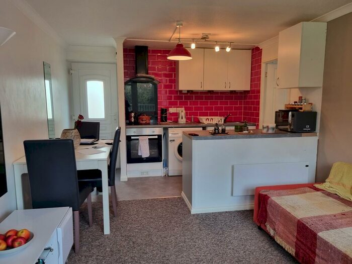 2 Bedroom Apartment To Rent In Dawlish Warren Apartment, EX7