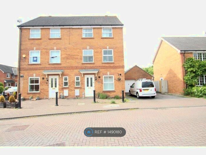 3 Bedroom Semi-Detached House To Rent In Snowberry Close, Bradley Stoke, Bristol, BS32