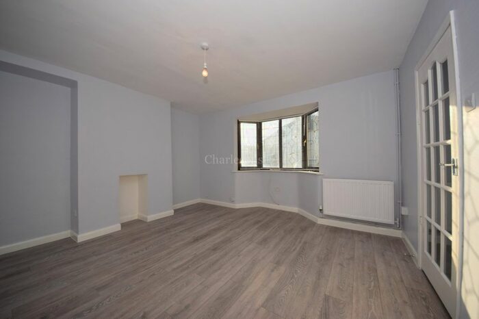 3 Bedroom Terraced House To Rent In Buntingbridge Road, Newbury Park, IG2