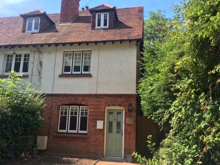 3 Bedroom End Of Terrace House To Rent In Bluehouse Lane, Oxted, Surrey, RH8