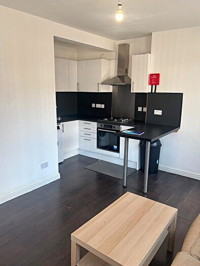 2 Bedroom Flat To Rent In Cornwall Street, Grangetown, Cardiff, CF11