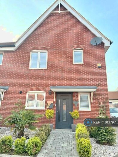 3 Bedroom Semi-Detached House To Rent In Willie Sewell Link, Beaulieu Park, Chelmsford, CM1