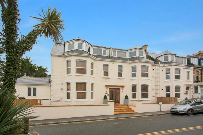 2 Bedroom Flat To Rent In Tolcarne Road, Newquay, TR7