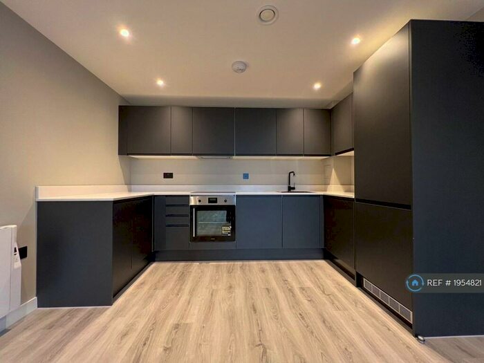 2 Bedroom Flat To Rent In Dollis Hill Avenue, London, NW2