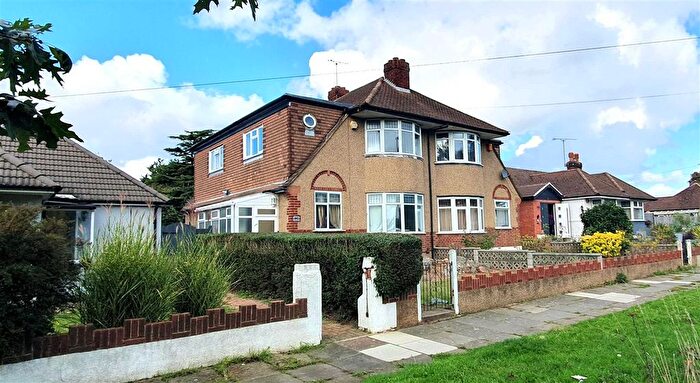 4 Bedroom Semi-Detached House To Rent In Staines Road, Bedfont, Feltham, TW14