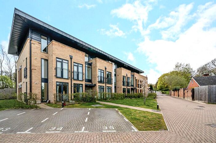 2 Bedroom Flat For Sale In Rye Common Lane, Crondall, Farnham, Hampshire, GU10