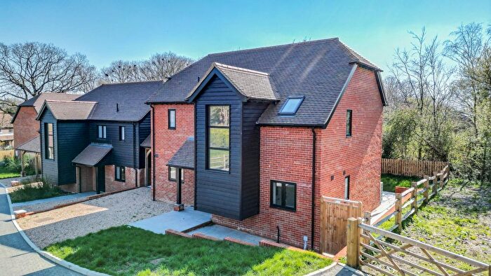 3 Bedroom Detached House For Sale In Standen Street, Iden Green, TN17