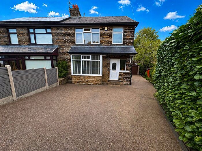 3 Bedroom Semi Detached House For Sale In Fieldway, Clayton, Bradford, BD14