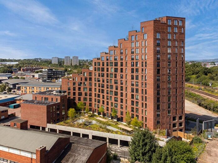 1 Bedroom Apartment For Sale In Flat, Springwell Gardens, Leeds City Centre, LS12