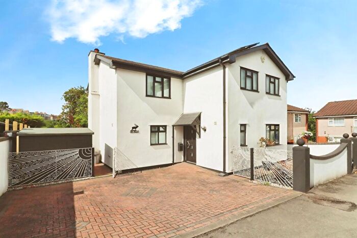 3 Bedroom Detached House For Sale In Northcliffe Drive, Penarth, CF64