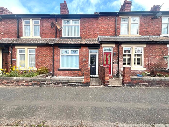 3 Bedroom Terraced House To Rent In Cornwall House, Gateshead, NE10