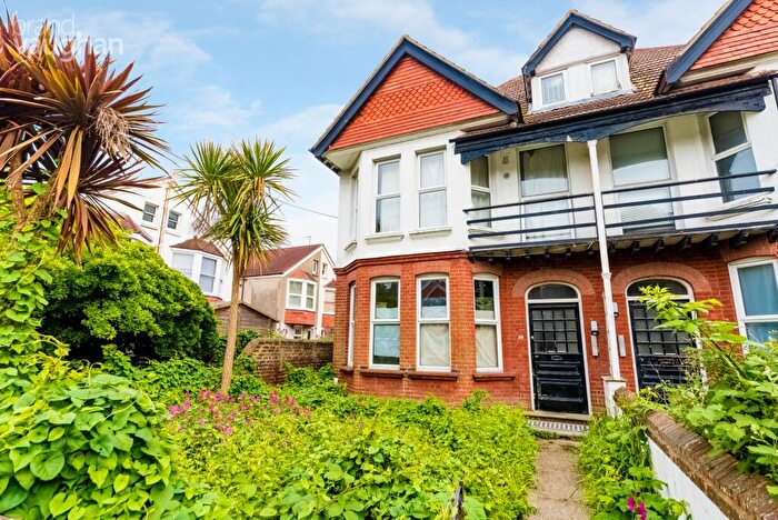 Flat To Rent In Church Walk, Worthing, West Sussex, BN11