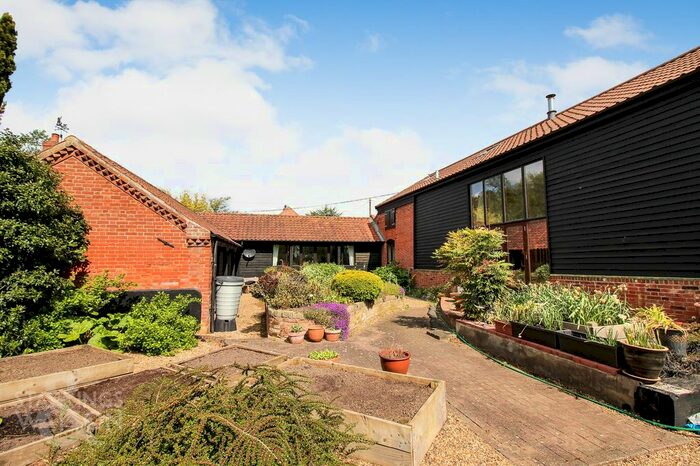 5 Bedroom Barn Conversion For Sale In Willow Lane, Broome, Bungay, NR35