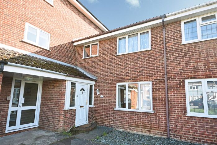 3 Bedroom End Of Terrace House For Sale In Forefield Green, Chelmsford, CM1