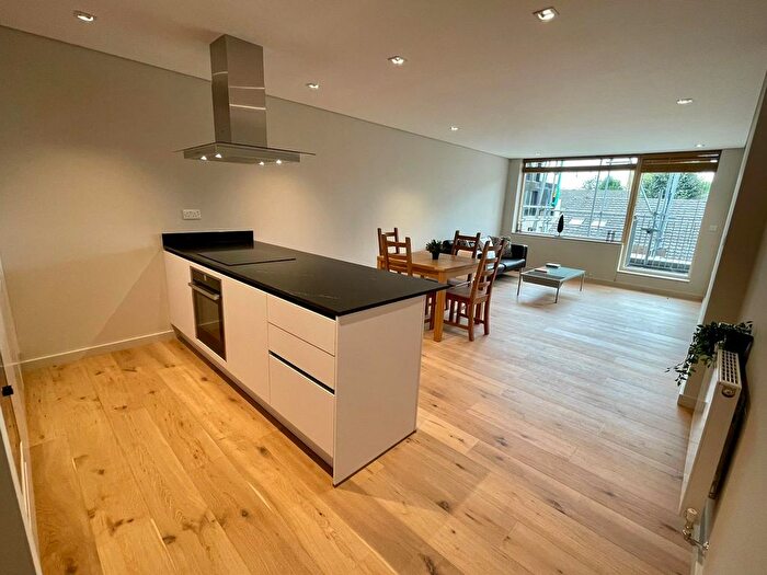 2 Bedroom Flat To Rent In Rochester Place, Camden, West End, Primrose Hill, Ucl, Lse, London, NW1