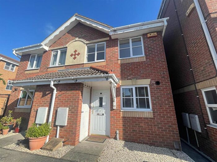 2 Bedroom Semi-Detached House To Rent In Watling Close, Bracebridge Heath, Lincoln, LN4