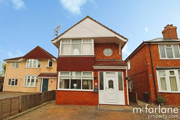 3 Bedroom Detached House For Sale In St. Philips Road, Swindon, SN2